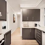 Rosen Apartment *